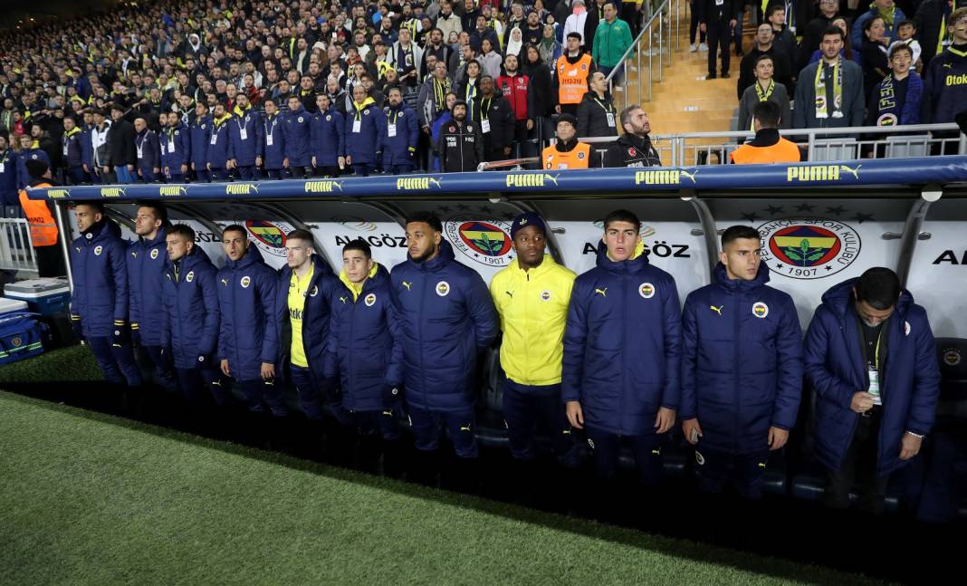 Fenerbahçe Fatih Karagümrük maçından çok özel fotoğraflar: Geri dönüş coşkusu tribünlere böyle yansıdı 38
